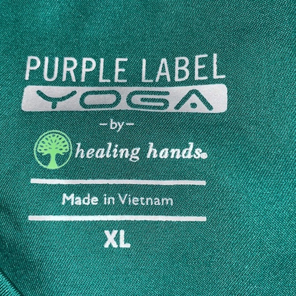 Women’s Hunter Green Scrub Top - Picture 3 of 3